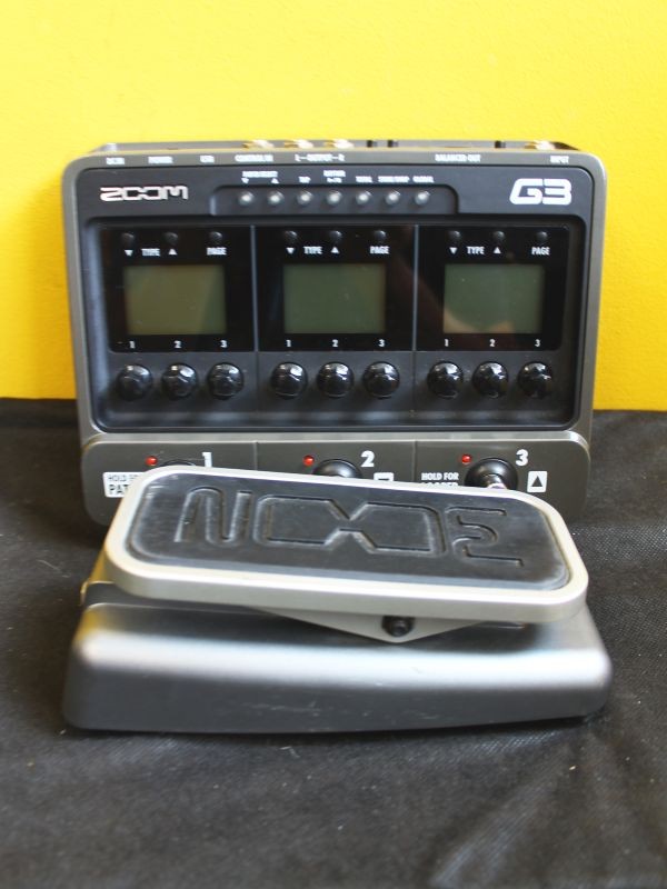 Zoom G3 Guitar Multi Effect + Zoom FP02 Expression Pedal